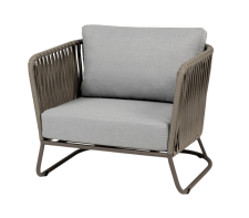 Кресло плетеное для уличных кафе и ресторанов